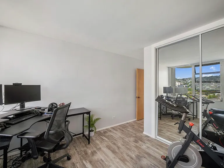 2825 S King St #803 — Photo 11