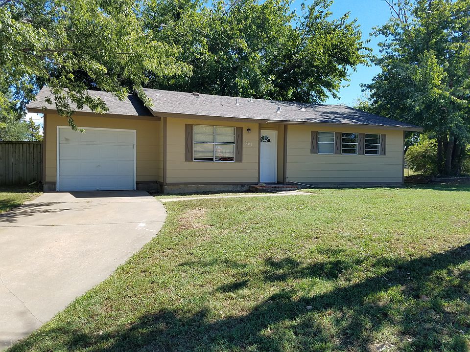 1st image of 601 N Village Pl #1