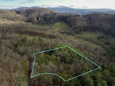 1 Mirandi Dr, Warne, NC, 28909