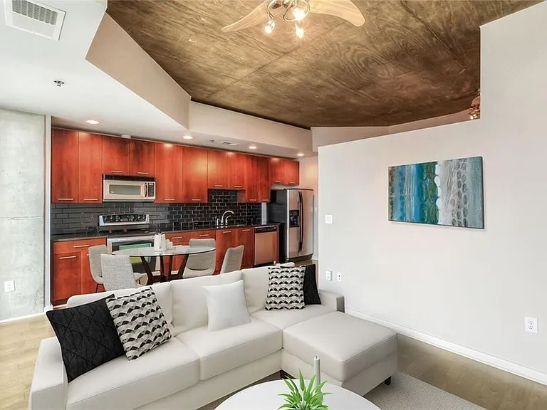 3324 Peachtree Rd NE #1403 — Photo 10
