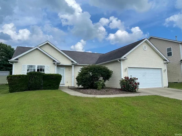3070 N Cantlin Dr, Bloomington, IN 47404