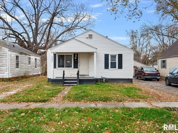 2204 S 15th St, Springfield, IL 62703