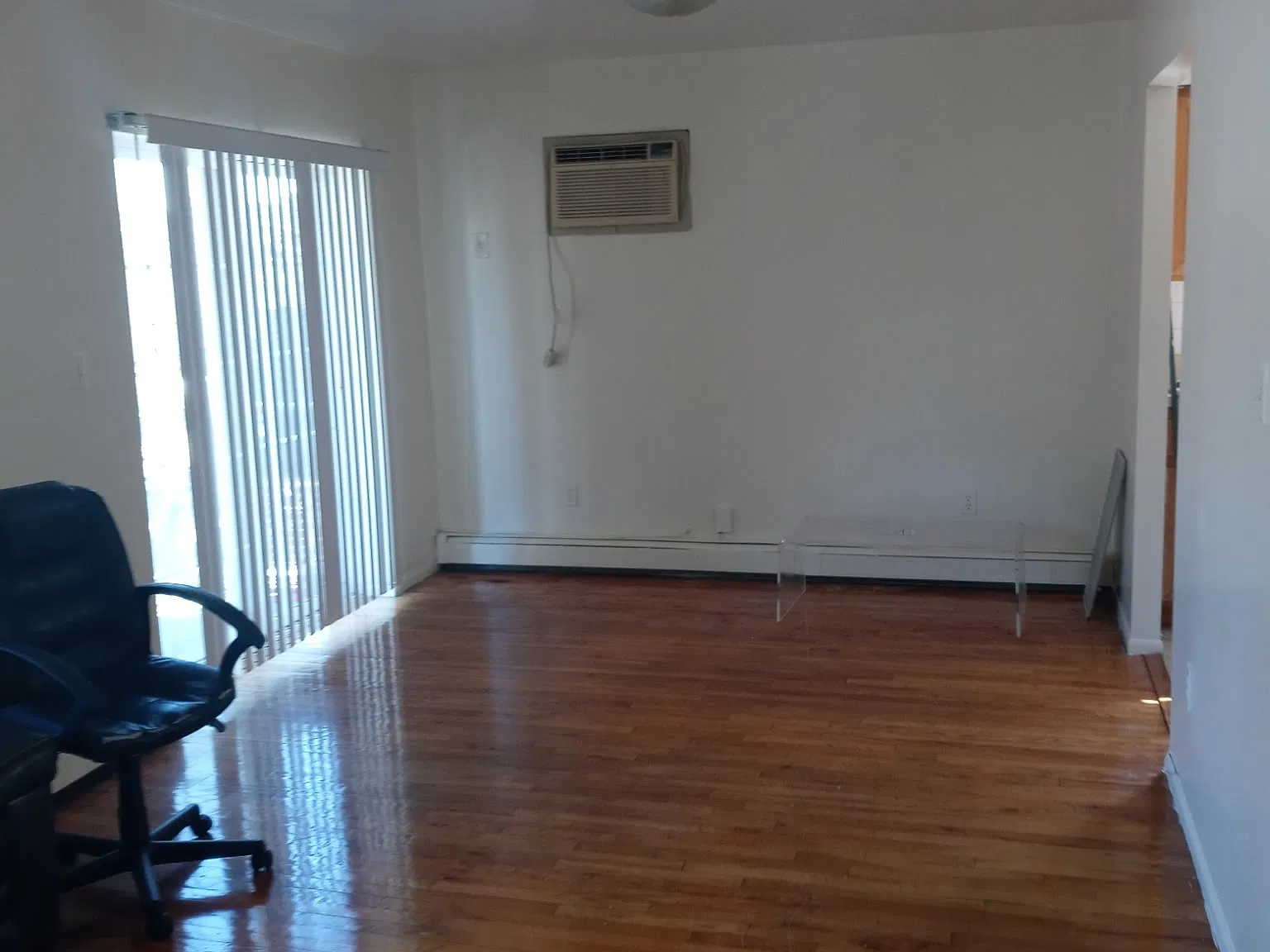 3 bed, 1160 sqft, $3,200 — Photo 4
