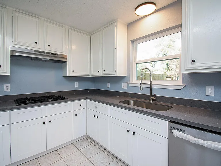 16419 N Bend Dr — Photo 12