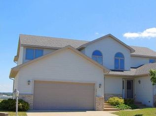 2524 Superior Ln NW, Rochester, MN 55901