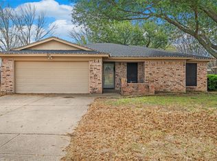 405 SW Rand Dr, Burleson, TX 76028