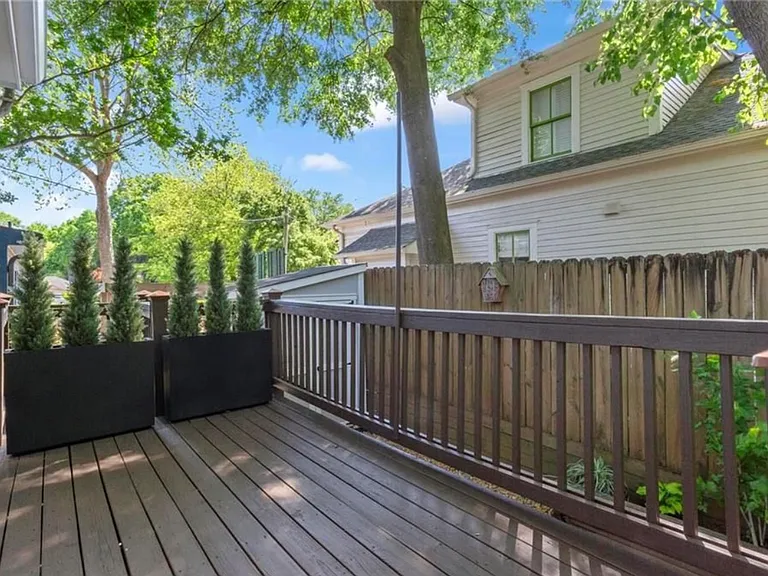 235 Powell St SE — Photo 26