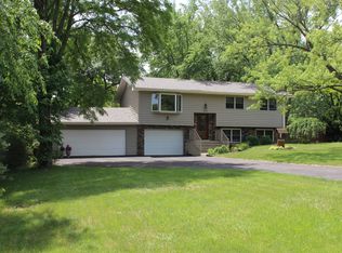 2019 E Maple St, Crete, IL 60417