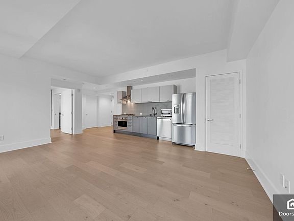5th image of 1075 Market St Unit 712