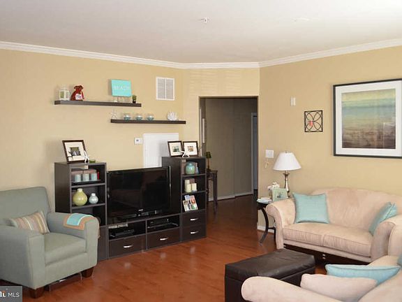 3rd image of 21210 McFadden Sq Unit 201