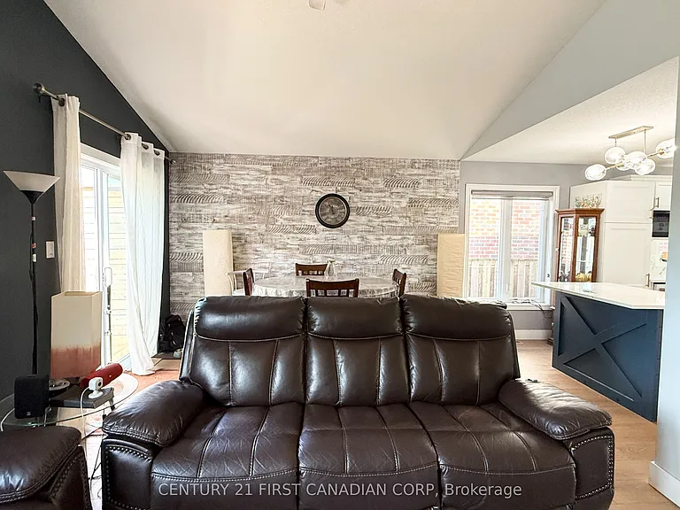 197 Baxter St — Photo 15