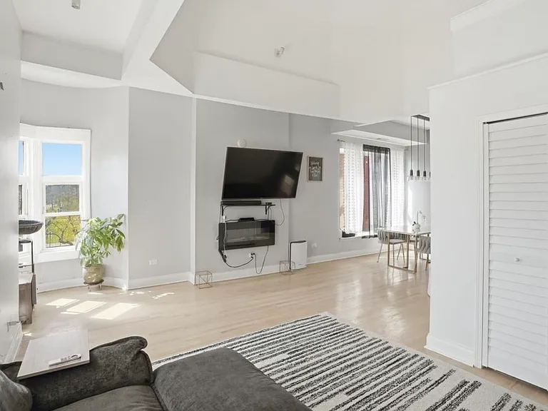 3248 W Maypole Ave #2 — Photo 4