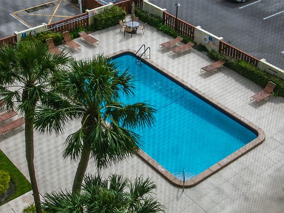 4th image of 10777 W Sample Road #718