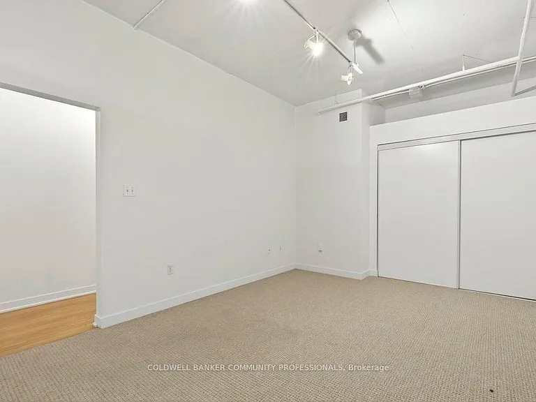 120 Jackson St W — Photo 15