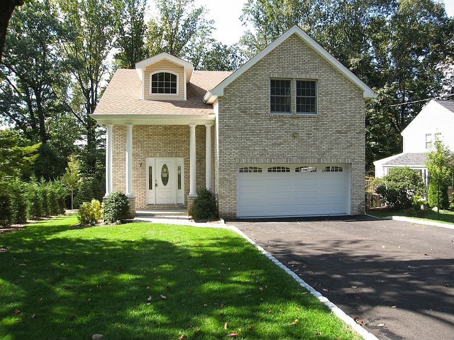 A Charming Colonial