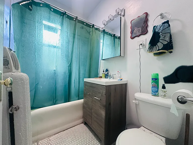 635 W Roscoe St #N3 — Photo 8