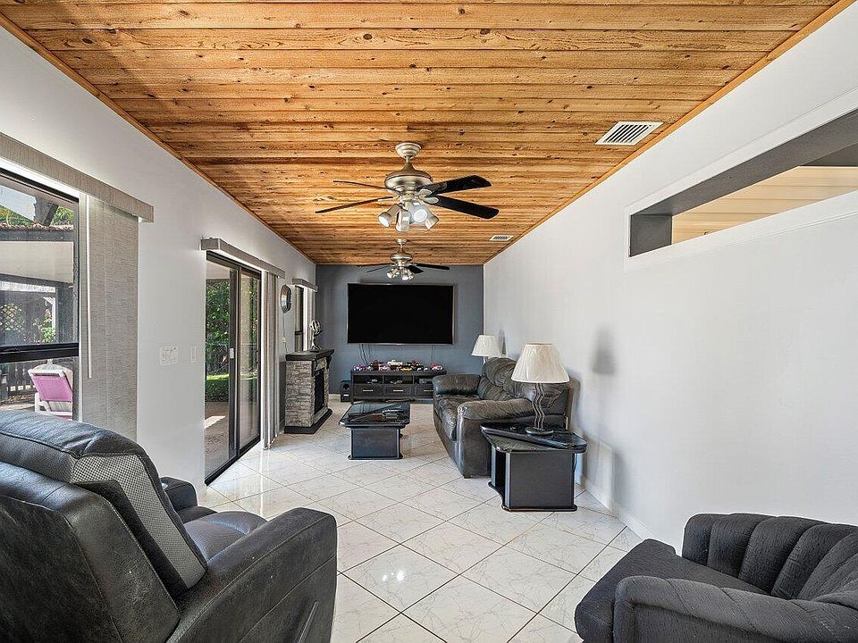 1st image of 61 W Rubber Tree Drive