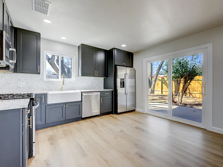 511 Arbor Ln — Photo 17