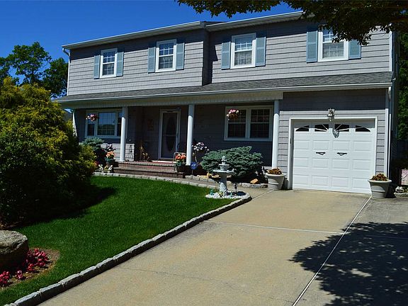 2nd image of 28 Olive Ct