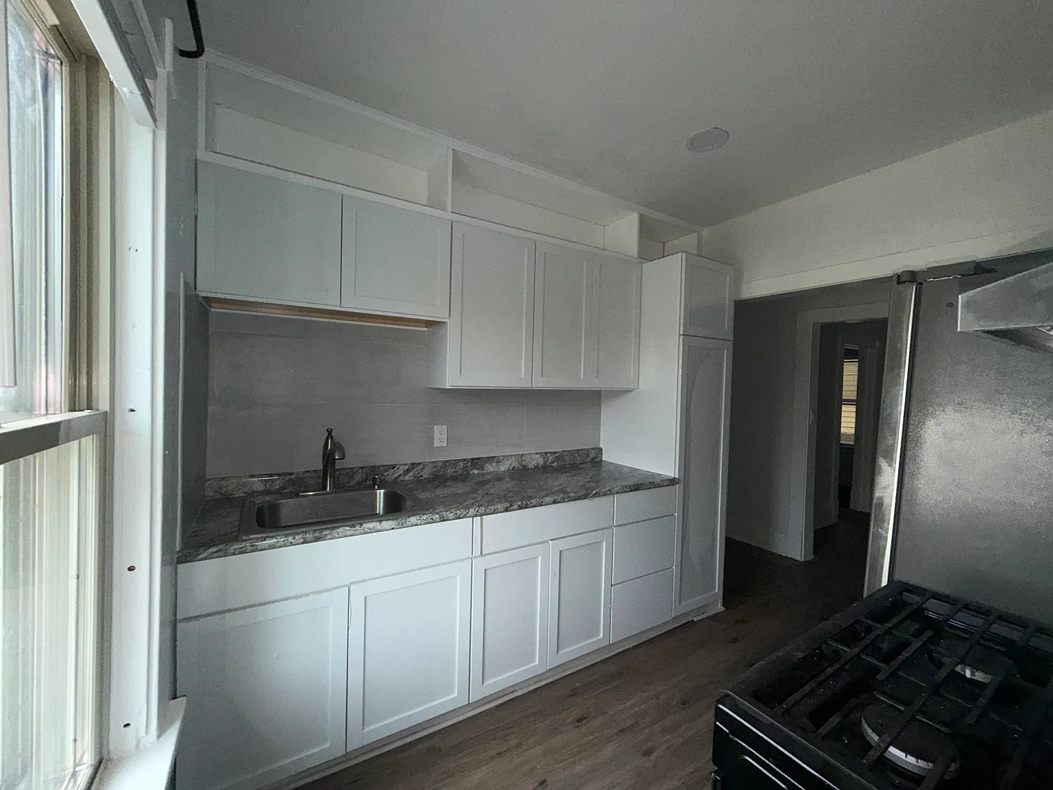 2 bed, 700 sqft, $1,000 — Photo 3