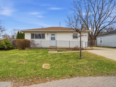 3197 Crooks Rd, Rochester Hills, MI, 48309