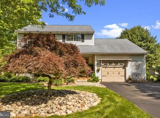 121 Burgundy Ln, Newtown, PA 18940