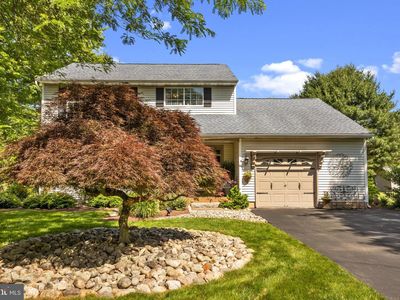 121 Burgundy Ln, Newtown, PA, 18940