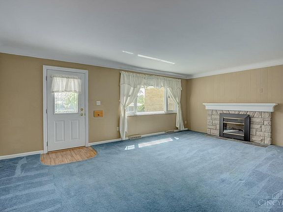 4th image of 5951 Thornhill Ave