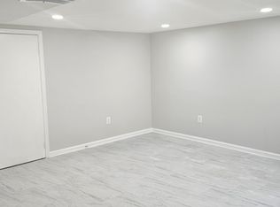 917 E Meadows Ct, Oxon Hill, MD 20745