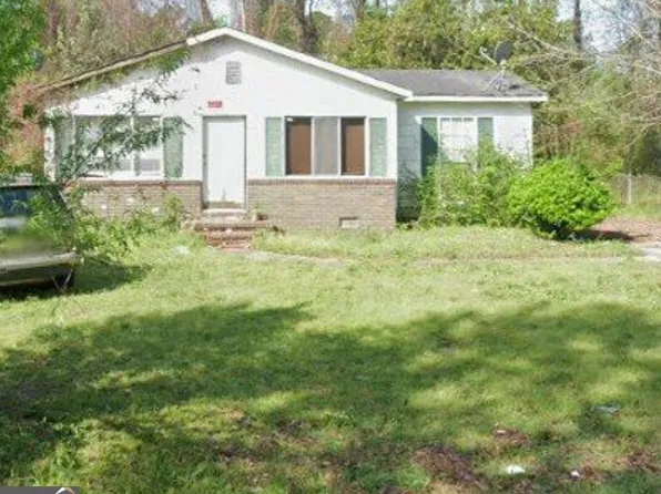 5901 Leone Dr W, Macon, GA 31206