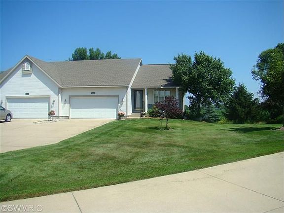 2nd image of 14589 Twin Oaks St