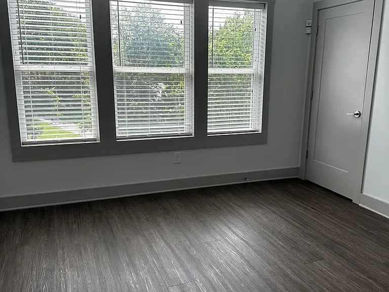 Heritage East Apartments — Photo 20