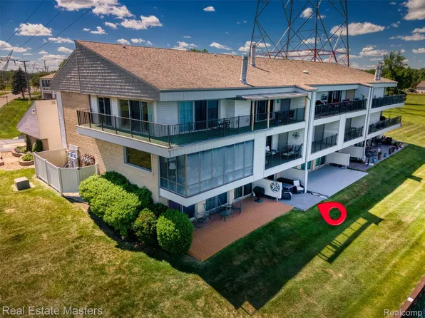 3997 River Rd APT 6, East China, MI 48054