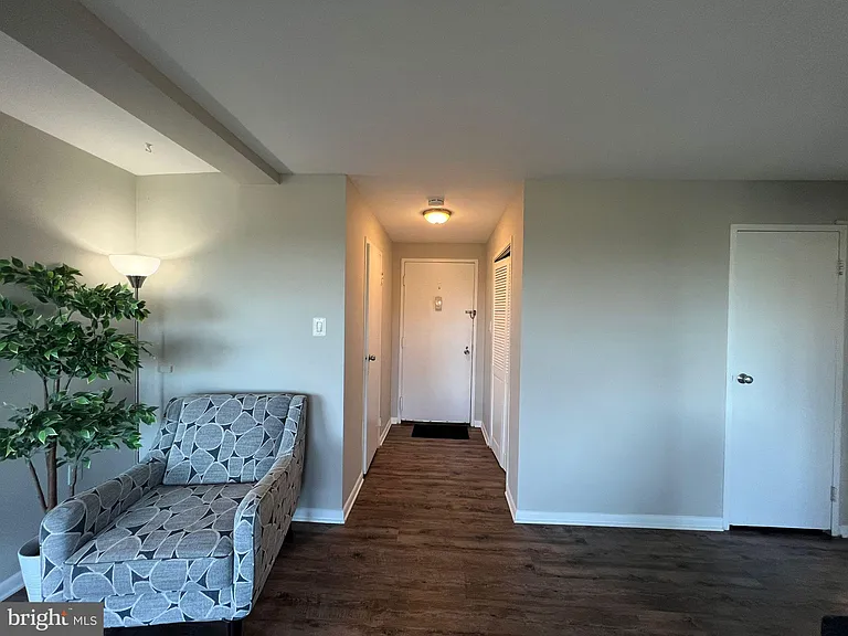 10201 Grosvenor Pl #816 — Photo 14