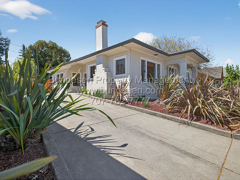 612 Petaluma Blvd S — Photo 2