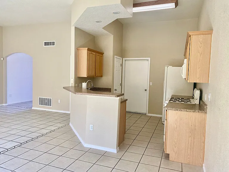 5548 Patagonia Dr — Photo 7