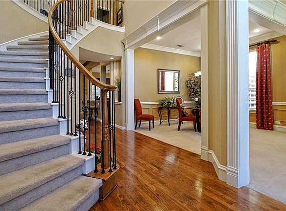 4th image of 4813 Firewheel Dr
