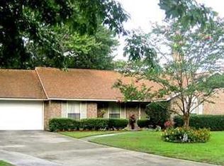 15 Dorchester Ct, Savannah, GA 31406