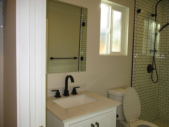 4th image of 2374 W 21st St
