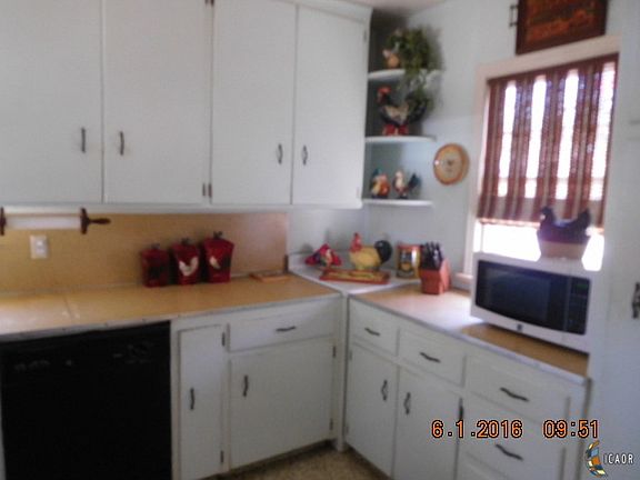 3rd image of 1205 Sandalwood Dr