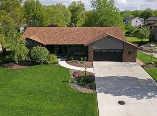 8828 Star Pine Way, Fort Wayne, IN 46835