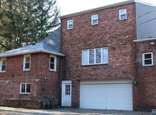 16 Pomona Ave, Towaco, NJ 07082