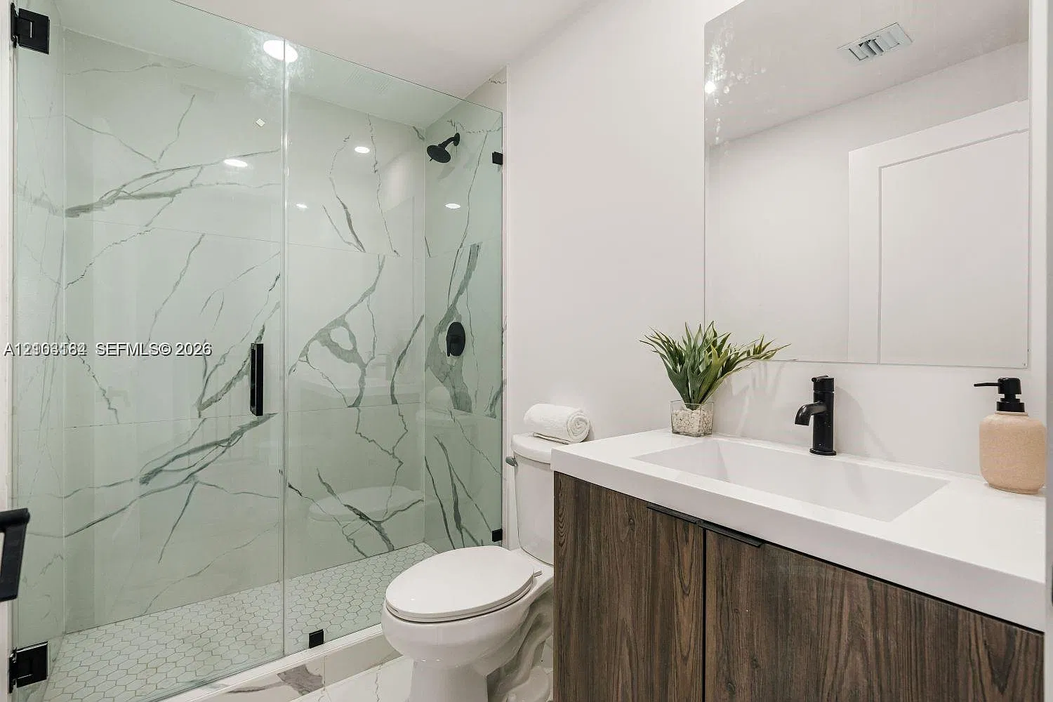 4 bed, 3.0 bath, $3,250 — Photo 3