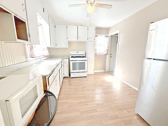 4th image of 1319 Clay St