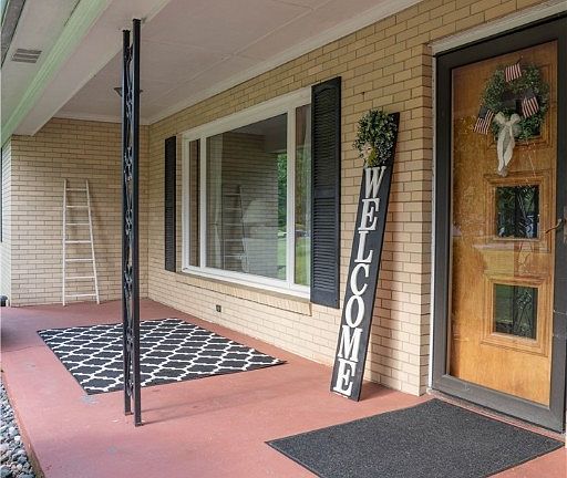 3rd image of 459 Golf Dr
