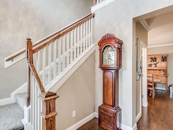 3rd image of 305 Pennystone Cir