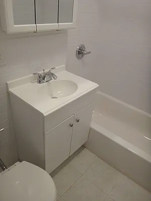 Rented by Paley Management | media 31