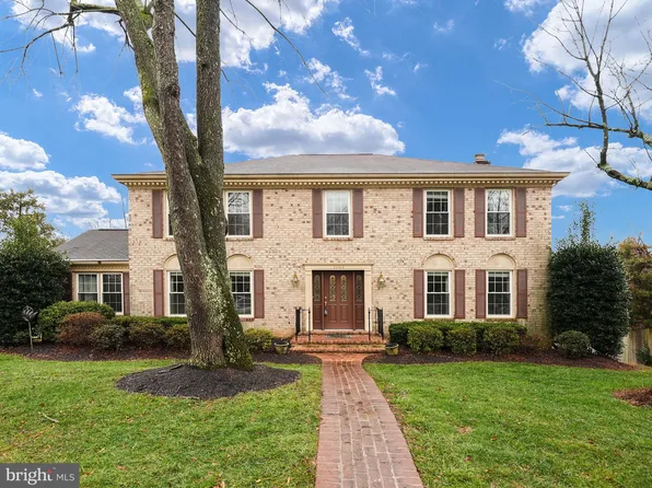 1903 Windsor Hunt Ct, Vienna, VA 22182