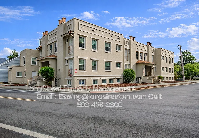 205 NW Kings Blvd #2 — Photo 1