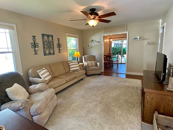 5th image of 10514 W 90th St